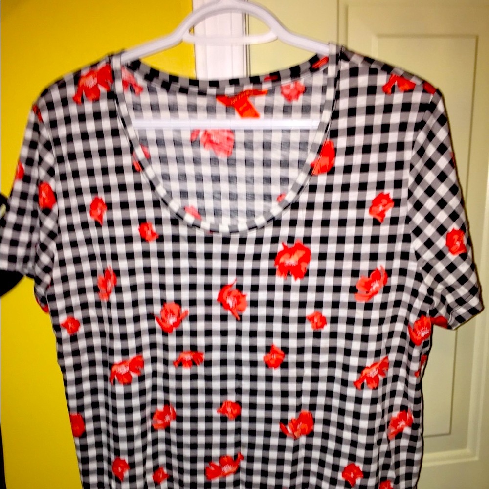 Great Gingham Checkered T-Shirt!